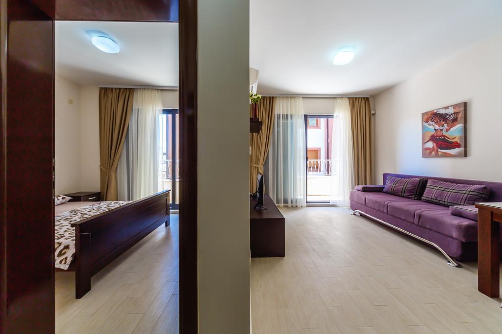 Opium Mar Apartments Petrovac Zewnętrze zdjęcie