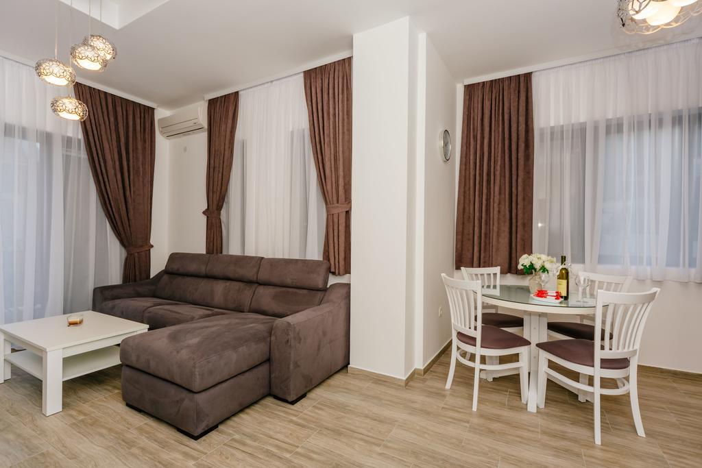 Opium Mar Apartments Petrovac Zewnętrze zdjęcie