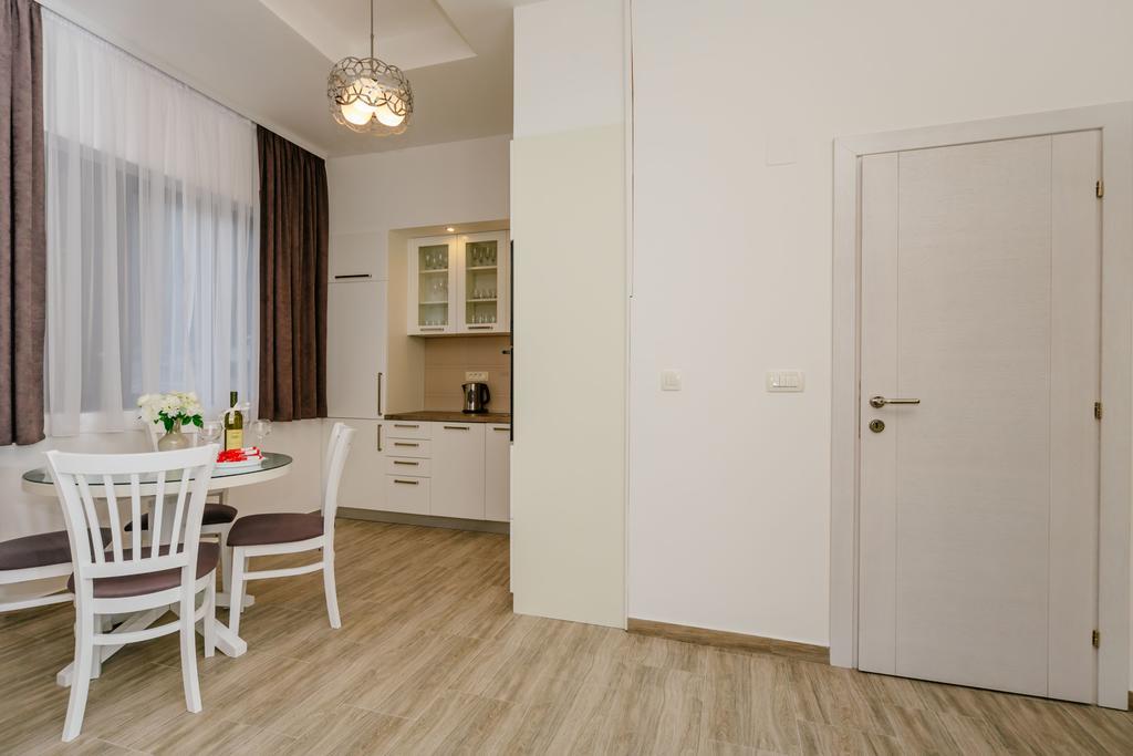 Opium Mar Apartments Petrovac Zewnętrze zdjęcie